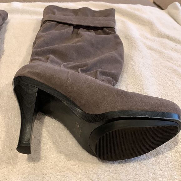 Michael Kors Kincade suede slouchy boots. - Picture 6 of 14